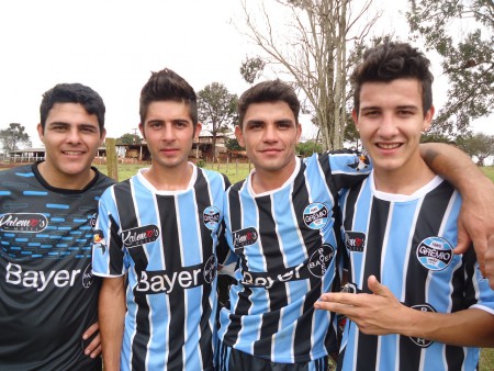 Tico , Elisson , Negão e Henrique , na vitória diante do Palmeirinha por 4 x 2 (10-08-14)